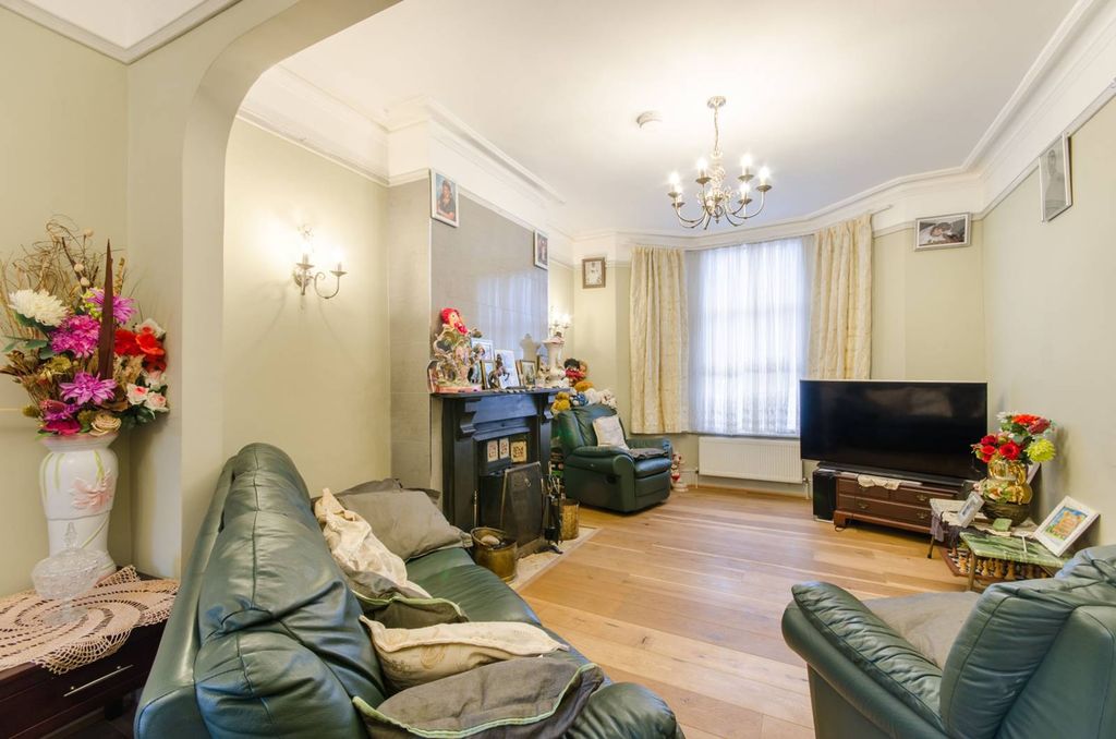 Property photo 1 of 13