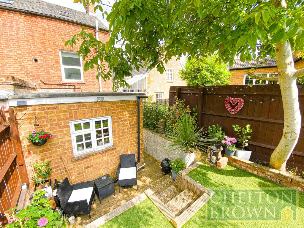 Property photo 2 of 33 Garden