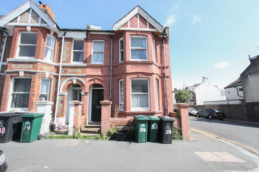 Property photo 1 of 7