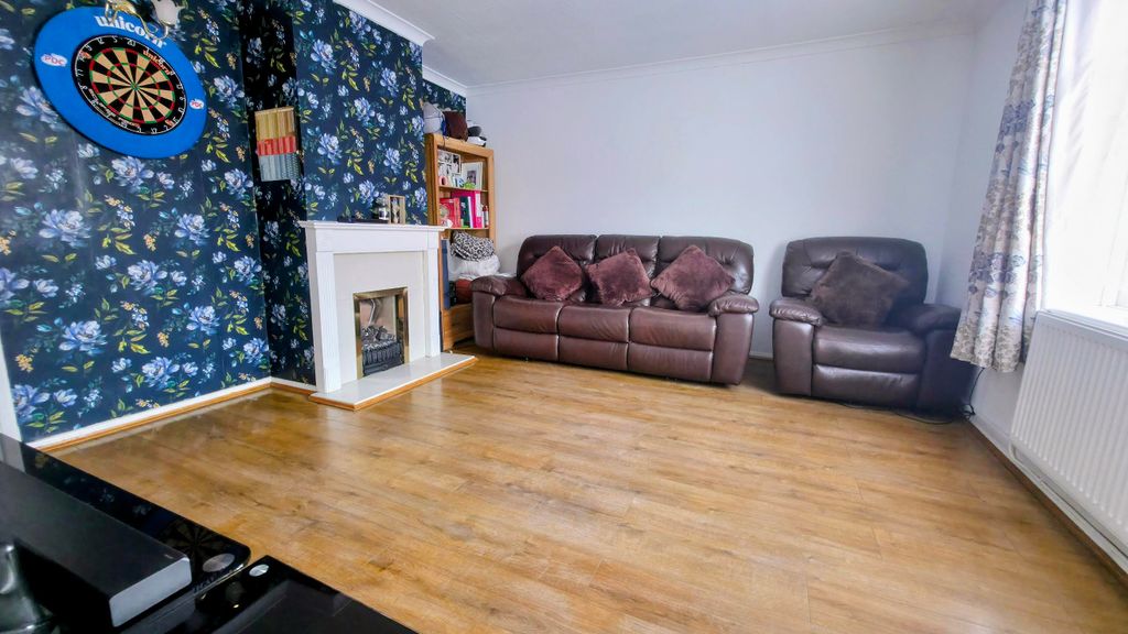 Property photo 2 of 19 Lounge