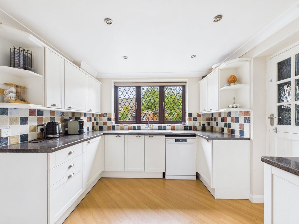 Property photo 2 of 16 Picture No. 52