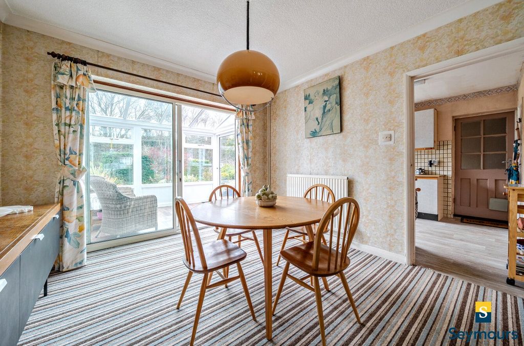 Property photo 3 of 20 Dining Room