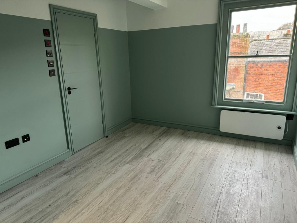 Property photo 1 of 4