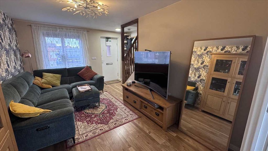 Property photo 3 of 19