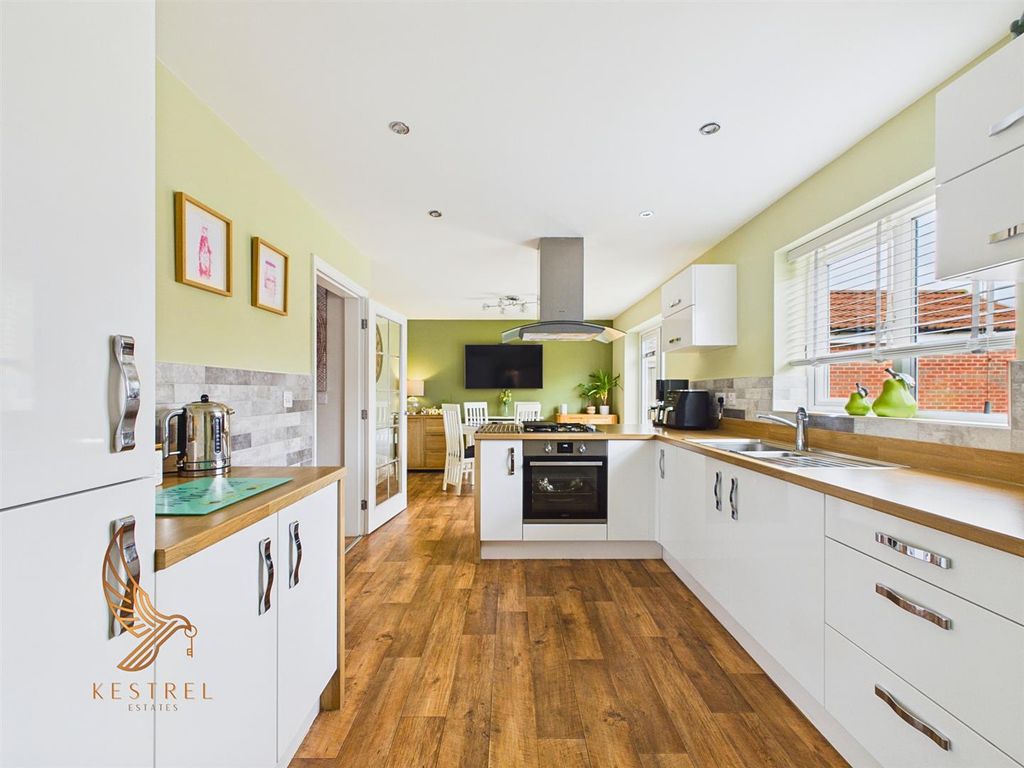 Property photo 3 of 34 Untitled Design (8).Png