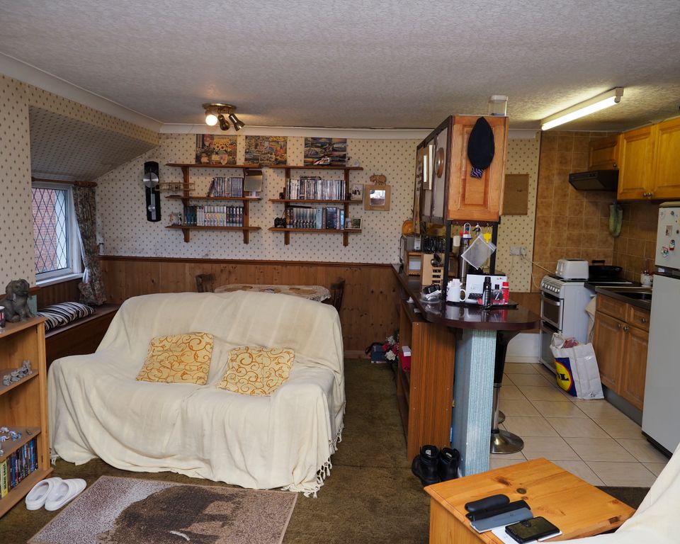 Property photo 2 of 14
