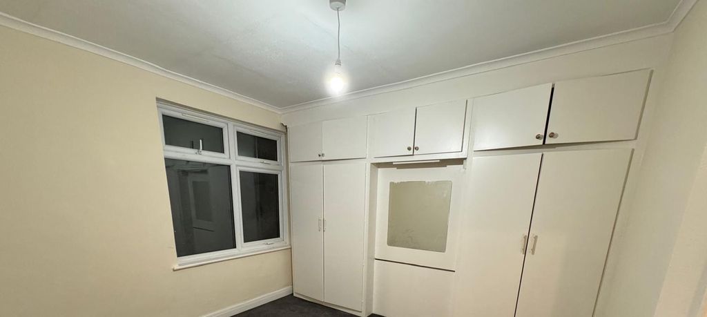 Property photo 2 of 7 Bedroom