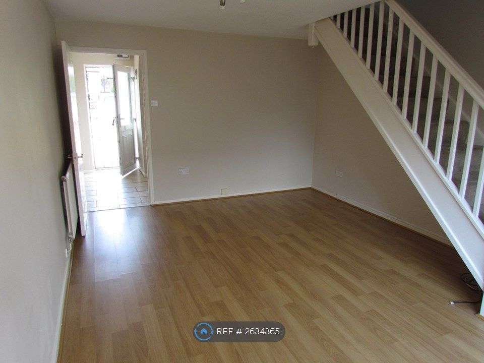 Property photo 2 of 7 Living Room