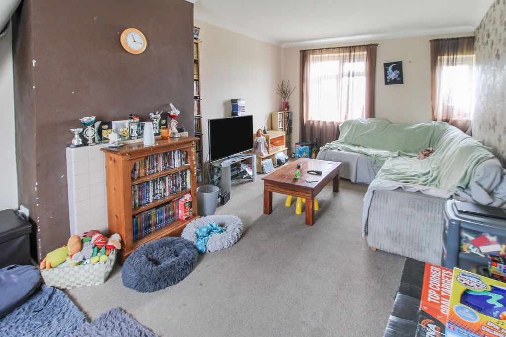 Property photo 2 of 9 Lounge