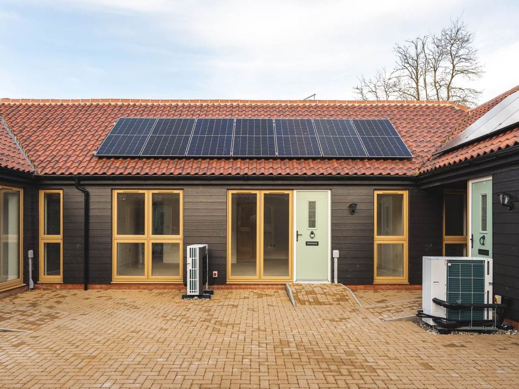 Property photo 1 of 10 Princess Charlottes Court-51