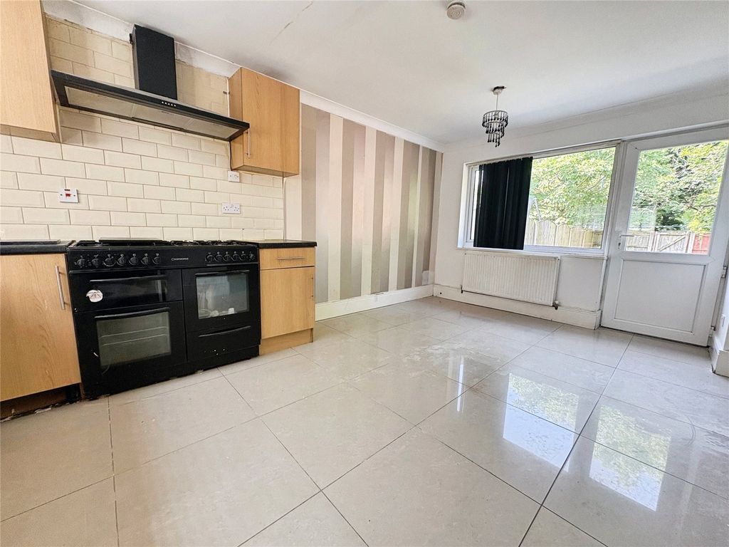Property photo 3 of 14 Kitchen