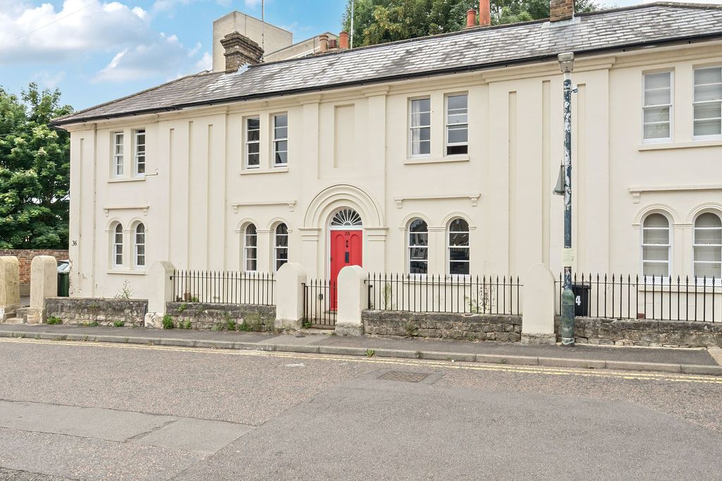 Property photo 1 of 19