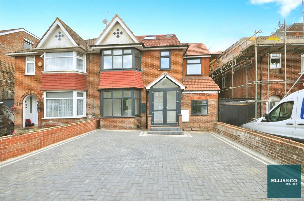 Property photo 3 of 13 Picture No. 29