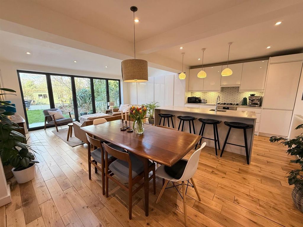 Property photo 3 of 30