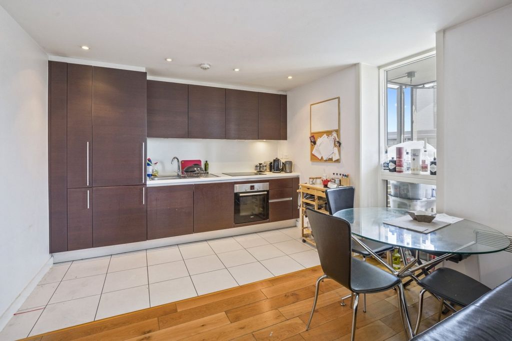 Property photo 3 of 8 Crl100214_33