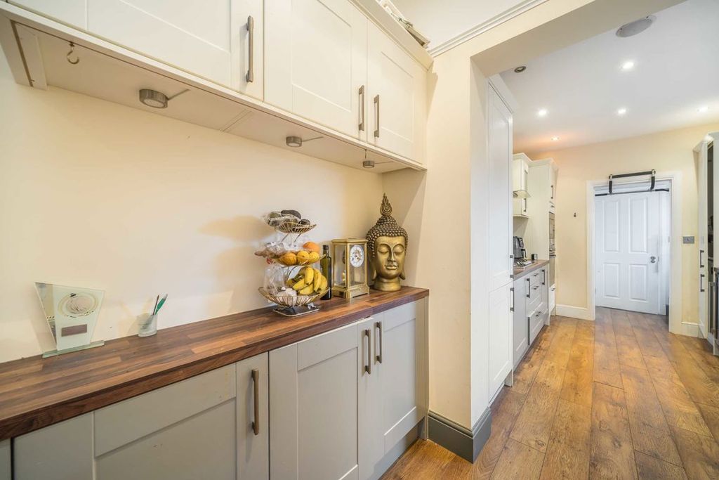 Property photo 1 of 4