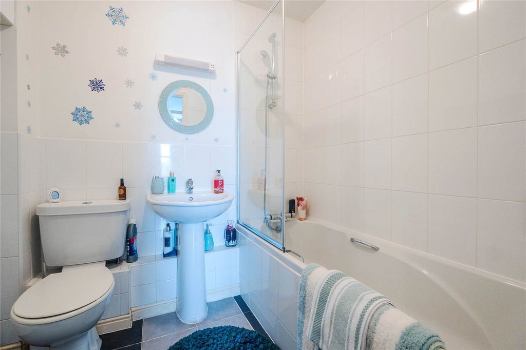 Additional image 9 of 2 bed flat for saleEastgate Court, Church Street, Dunstable, Bedfordshire LU5