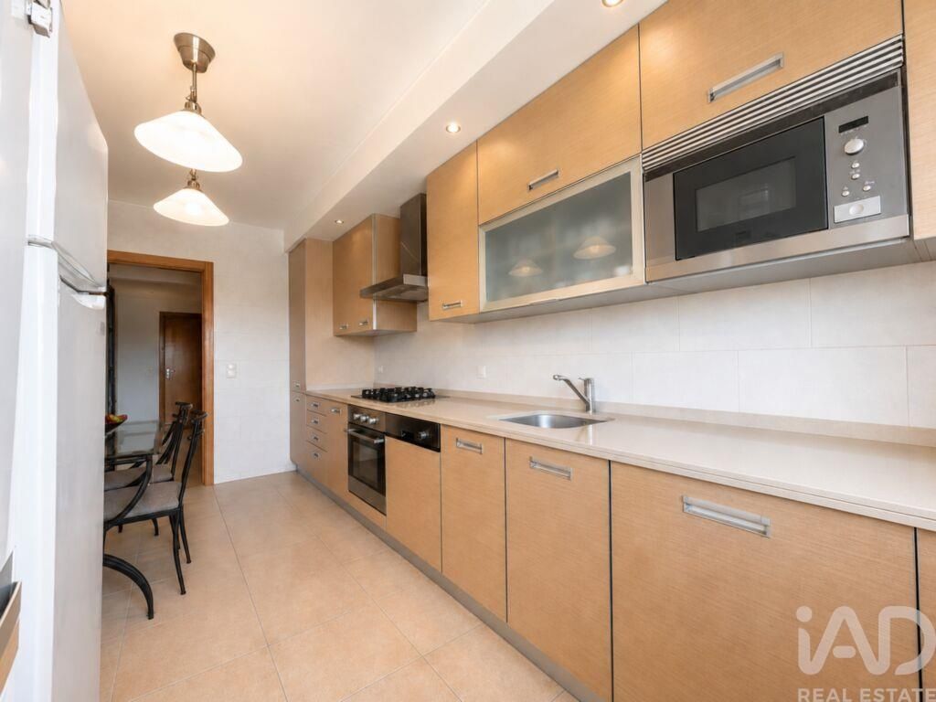 Property photo 2 of 32