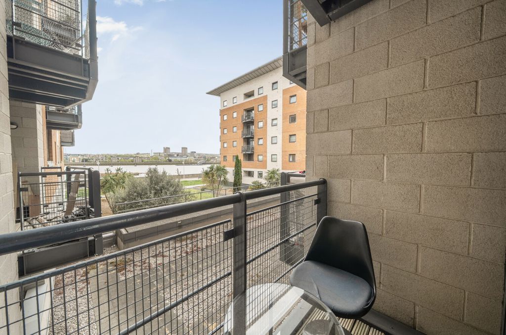 Property photo 2 of 16 1448830-21-69E612...