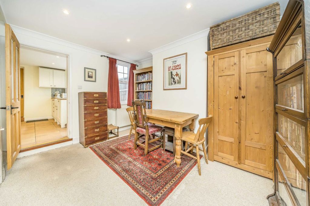 Property photo 3 of 8