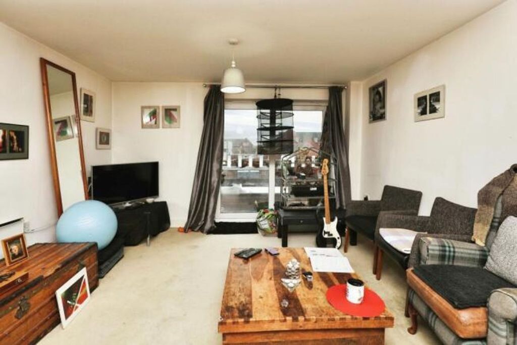 Property photo 2 of 13