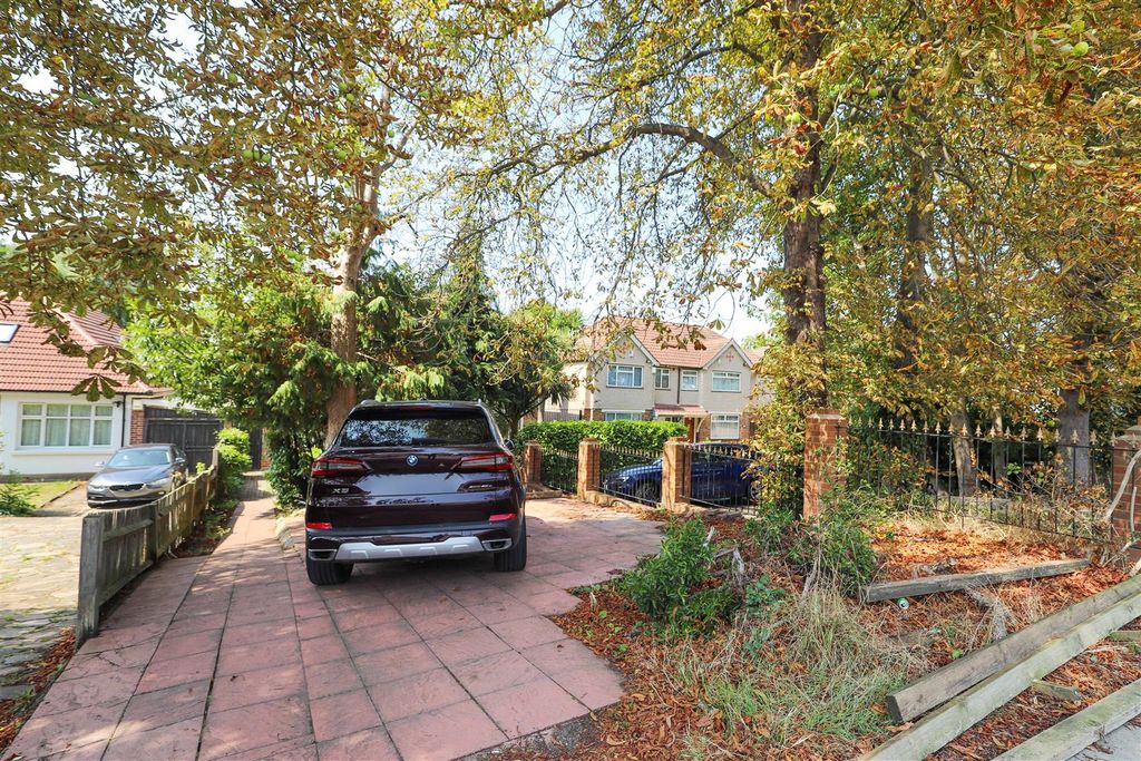 Property photo 2 of 12 Front