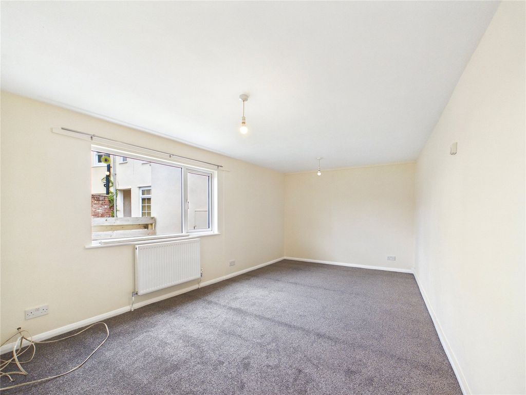 Property photo 2 of 15 Picture No. 01