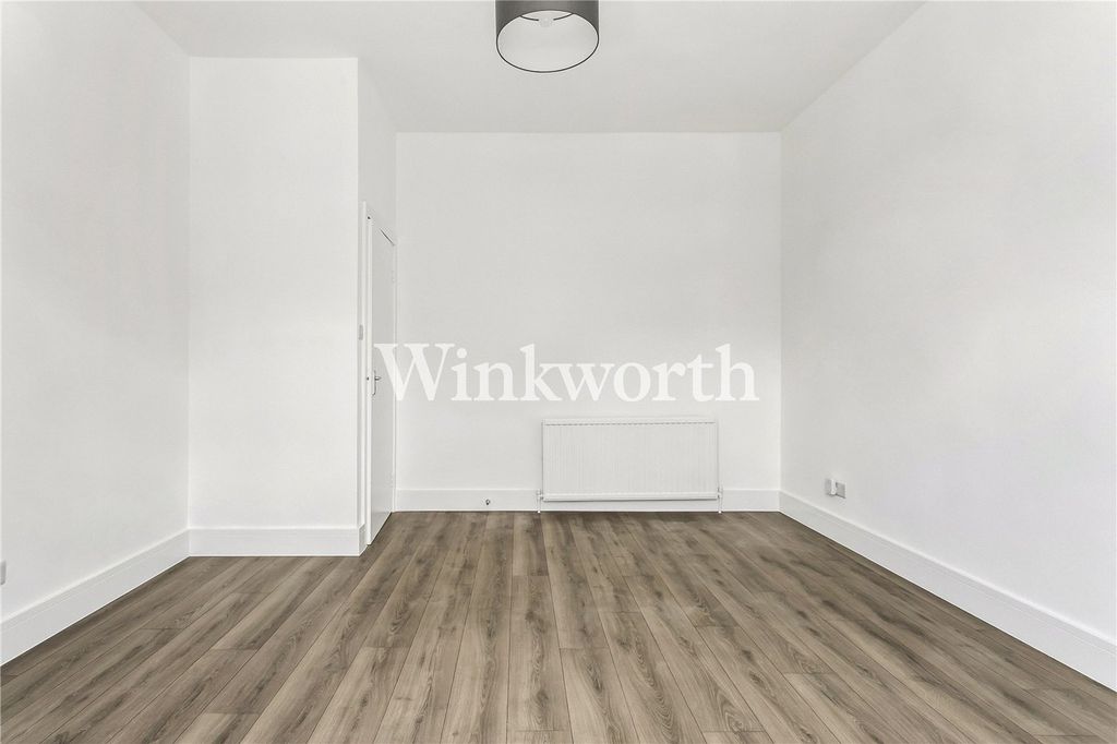 Property photo 3 of 16 Picture No. 07