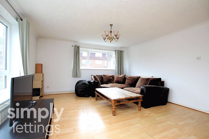 Property photo 3 of 9 Photo 6