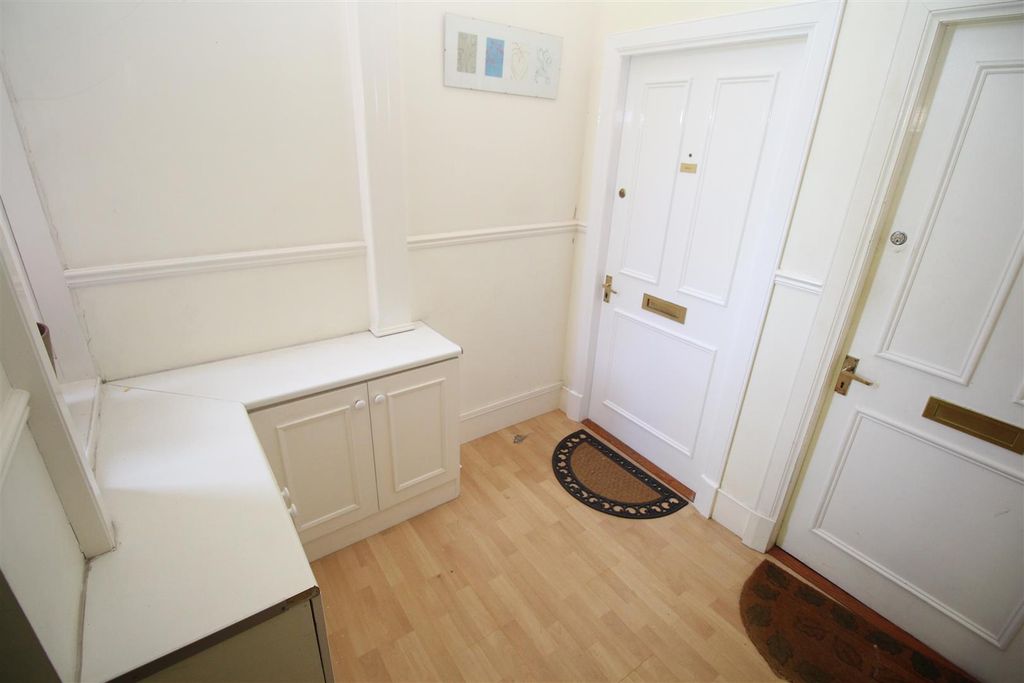 Additional image 16 of 4 bed flat for saleArdgowan Square, Greenock PA16