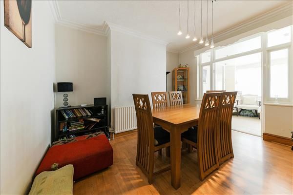 Property photo 3 of 11 Picture 3