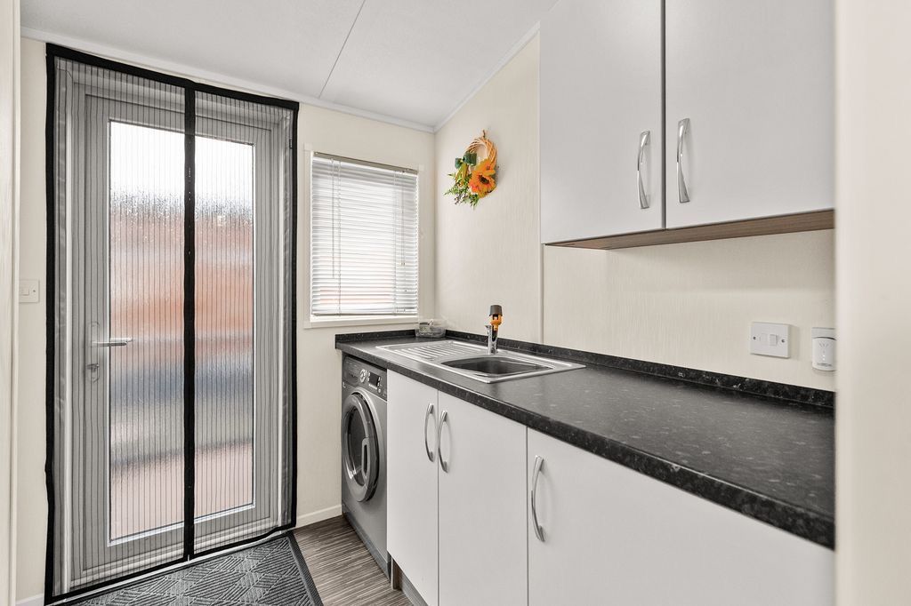 Property photo 3 of 36 4704994