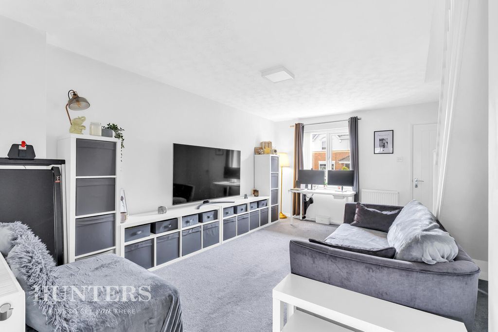 Property photo 3 of 16 Living Room