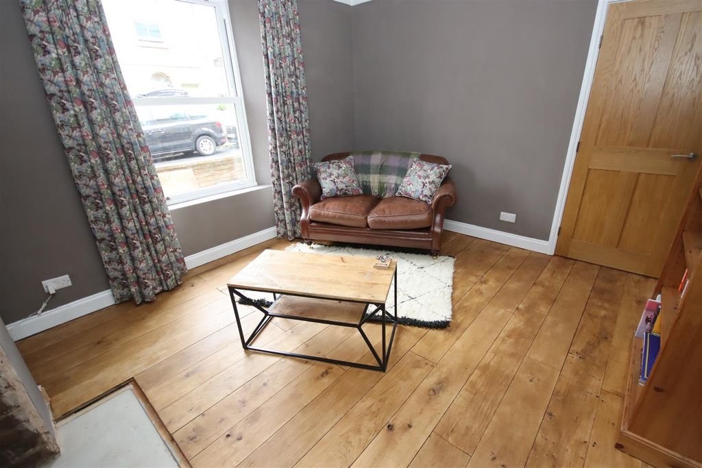 Property photo 3 of 17 Img_5765.Jpg