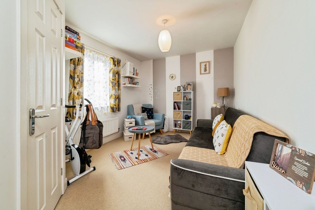 Additional image 8 of 2 bed flat for saleFoundry Close, Melksham SN12