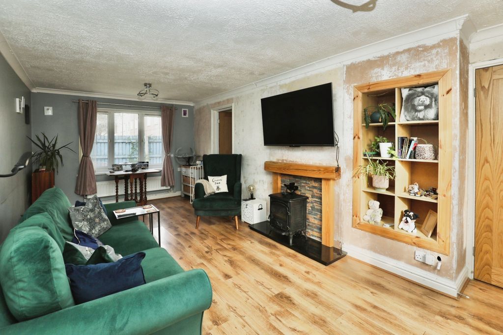 Property photo 2 of 15