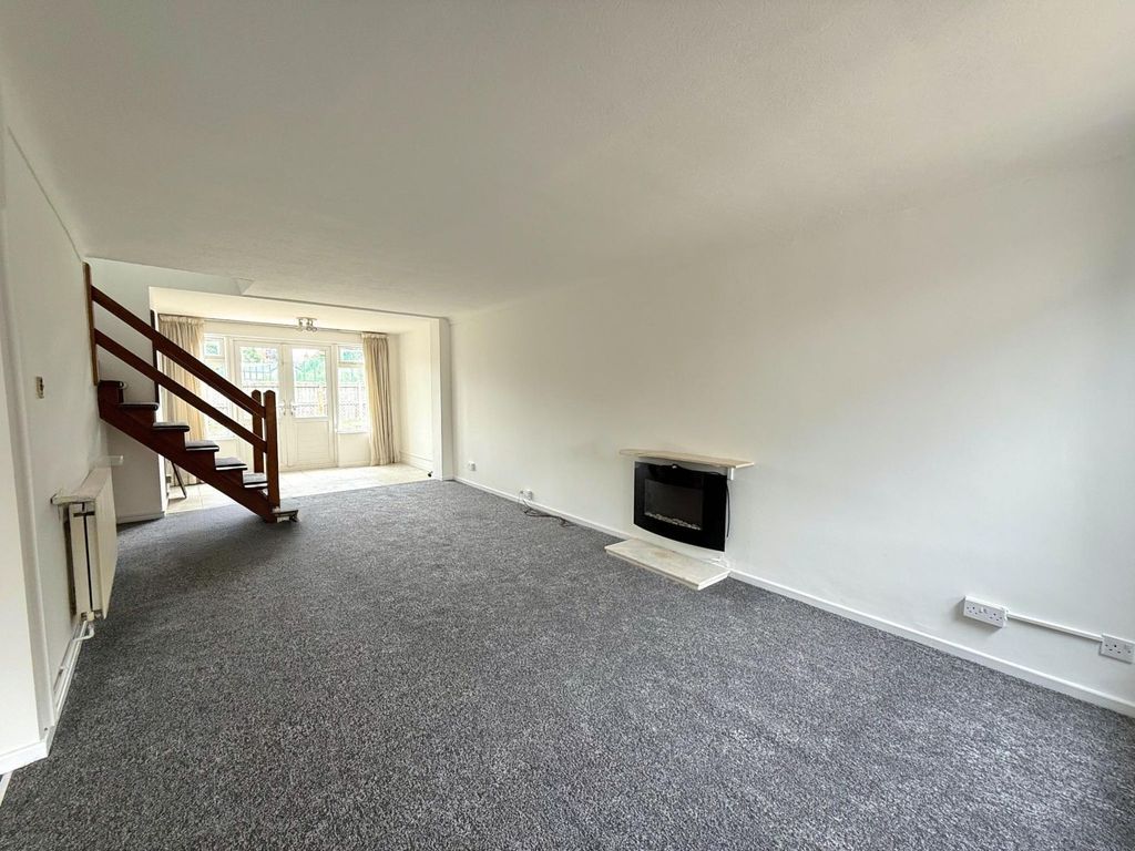 Property photo 3 of 25