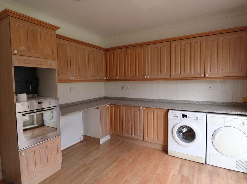 Property photo 3 of 9 Picture No. 21
