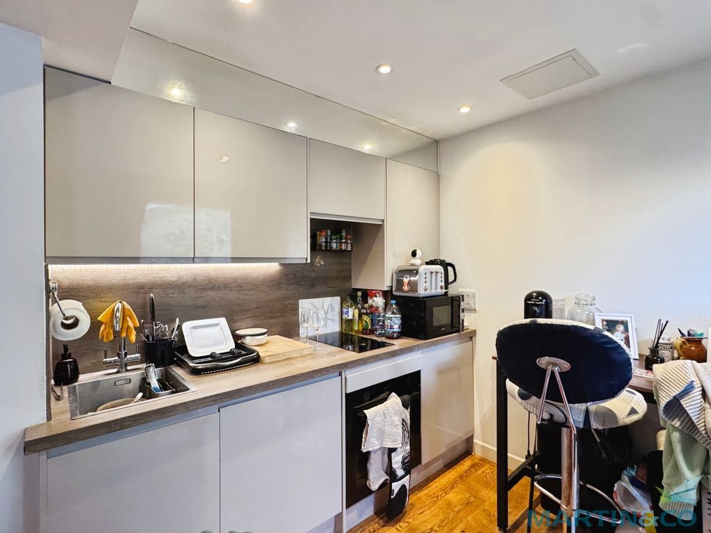 Property photo 2 of 13 52d3254F--40B8-B119-717B332E888D-29873-000010D6862
