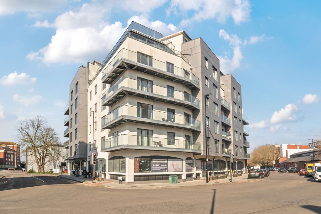 Property photo 1 of 12