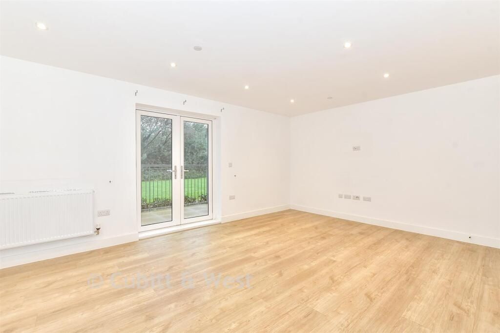 Property photo 3 of 13 075d4c81F6bae3c0A...