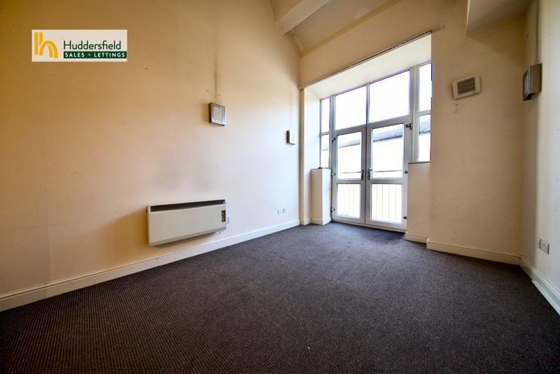 Property photo 1 of 11 Living Room