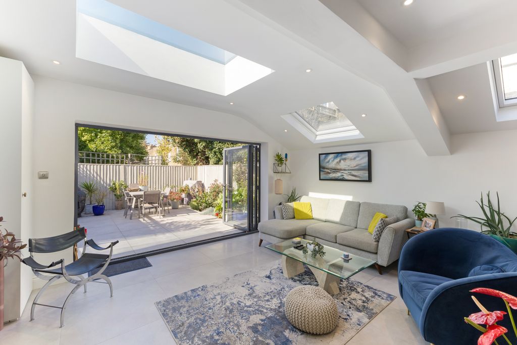 Property photo 3 of 15