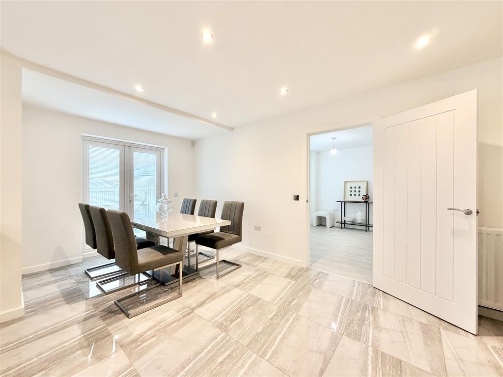 Additional image 8 of 5 bed detached house for saleArisaig Grove, Hamilton ML3