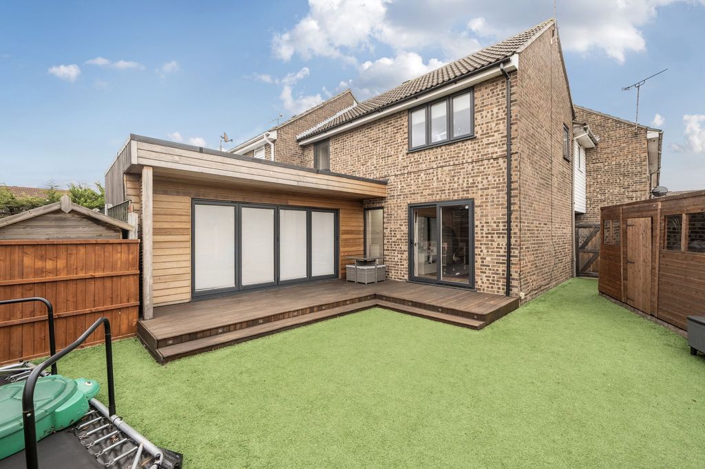 Property photo 1 of 18