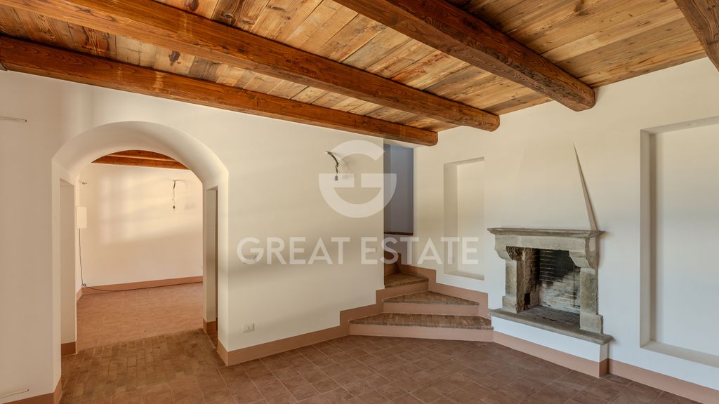 Property photo 2 of 31 Interiors