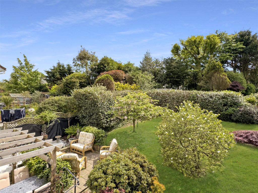 Property photo 2 of 18 Picture No. 12