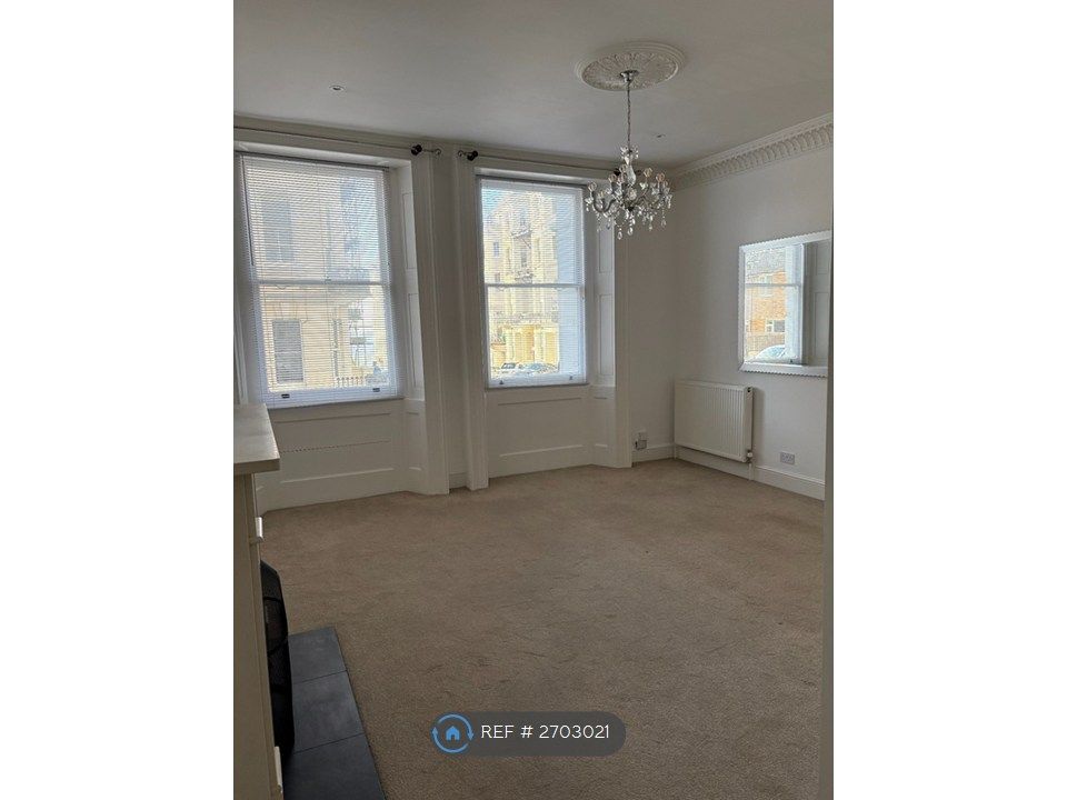 Property photo 2 of 17 Living Room