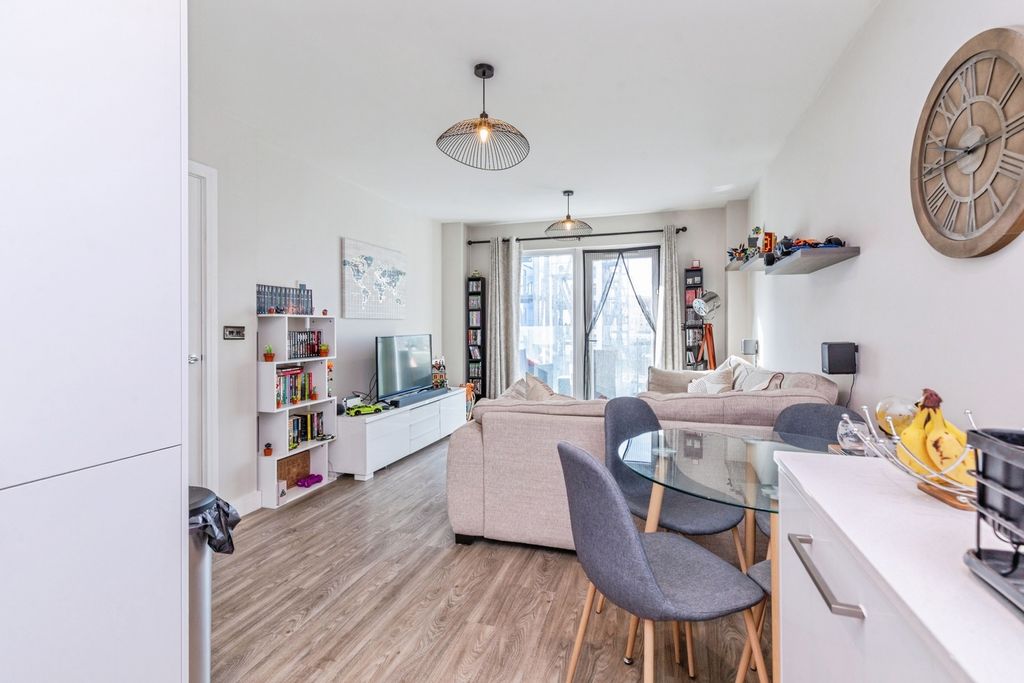 Property photo 2 of 17 Pbox-Img.Jpg