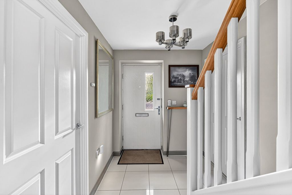 Property photo 3 of 25